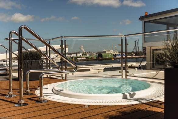 Riviera Travel, MS William Shakespeare, Hot Tub 2.jpg